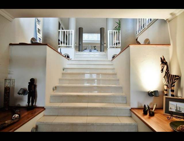 5 BEDROOM HOUSE FOR SALE IN HILLCREST